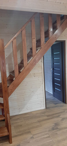 Domki w ośrodku Sokół Radawa – widok z zewnątrz