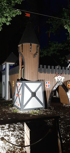 Domki w ośrodku Sokół Radawa – widok z zewnątrz